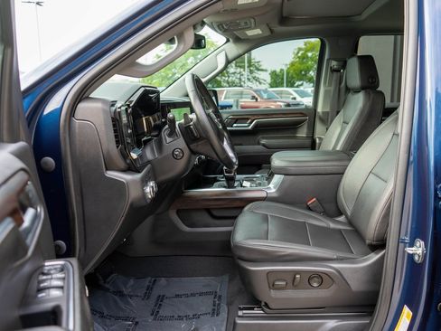 Used 2023 GMC Sierra 1500 SLT w/ SLT Convenience Package image 11