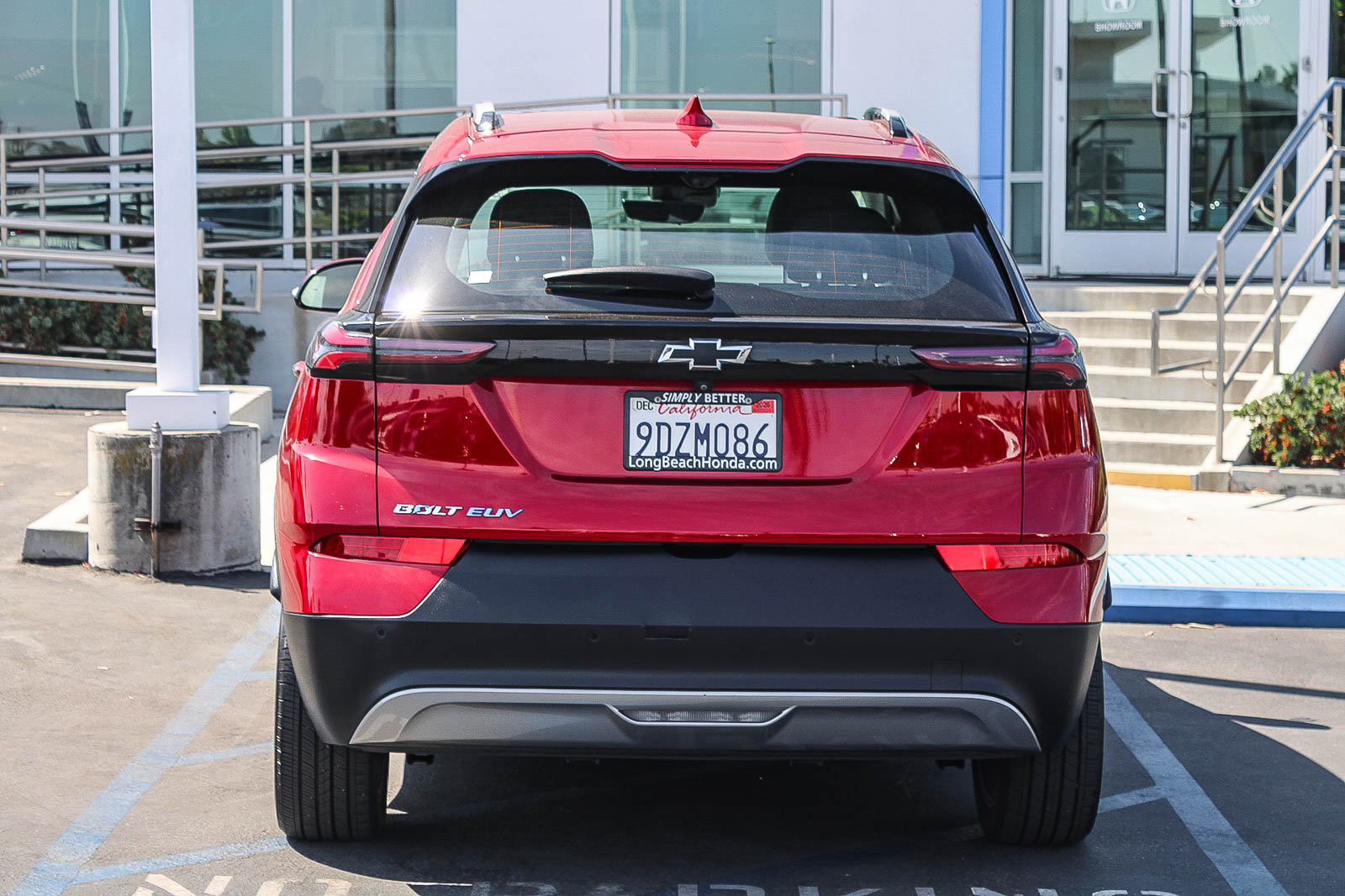 Used 2023 Chevrolet Bolt EUV Premier w/ Sun & Sound Package FWD image 8