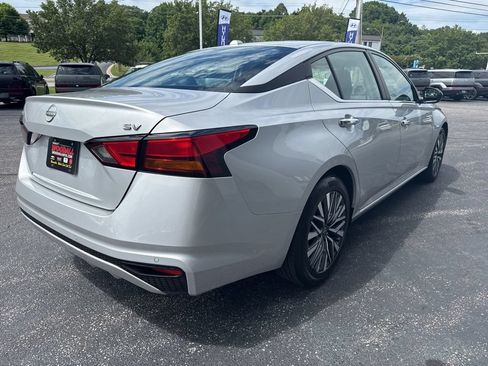 Used 2024 Nissan Altima 2.5 SV FWD image 6