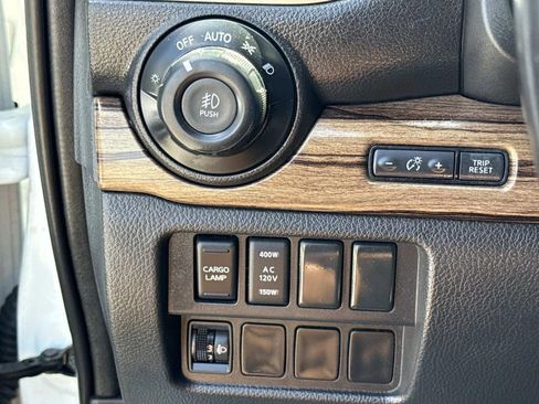Certified 2020 Nissan Titan SL w/ Moonroof Package AWD/4WD image 31