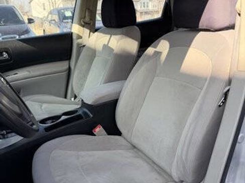 Used 2010 Nissan Rogue S image 13