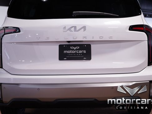Used 2025 Kia Telluride EX image 17