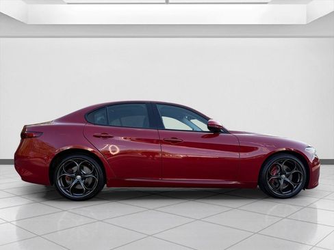 Used 2018 Alfa Romeo Giulia Ti Sport w/ Quick Order Package 22S Sport AWD/4WD image 6