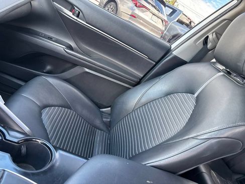 Used 2019 Toyota Camry SE FWD image 15