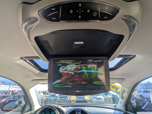 Used 2013 Buick Enclave Premium image 17