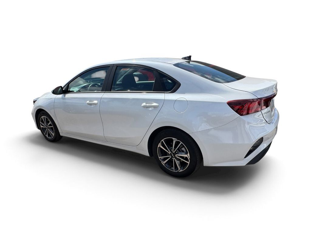 Used 2023 Kia Forte LXS FWD image 9