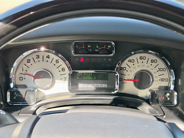 Used 2014 Ford Expedition Limited w/ Equipment Group 301A AWD/4WD image 19