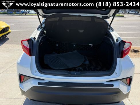 Used 2020 Toyota C-HR LE FWD image 9