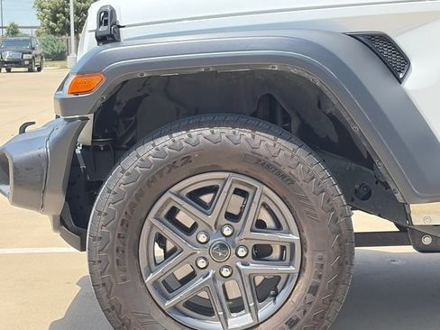 Used 2024 Jeep Wrangler Unlimited Sport AWD/4WD image 5