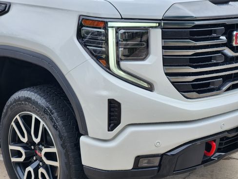 Used 2024 GMC Sierra 1500 AT4 w/ AT4 Preferred Package AWD/4WD image 5