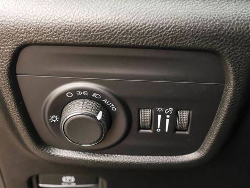 New 2025 Jeep Grand Cherokee L Altitude image 30