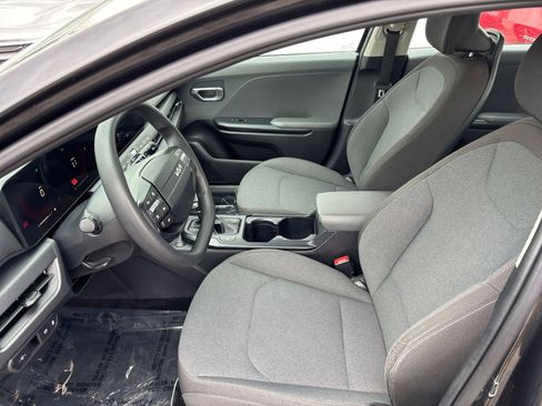 Used 2025 Kia K4 LXS FWD image 27