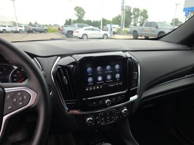 Used 2023 Chevrolet Traverse LT FWD image 10