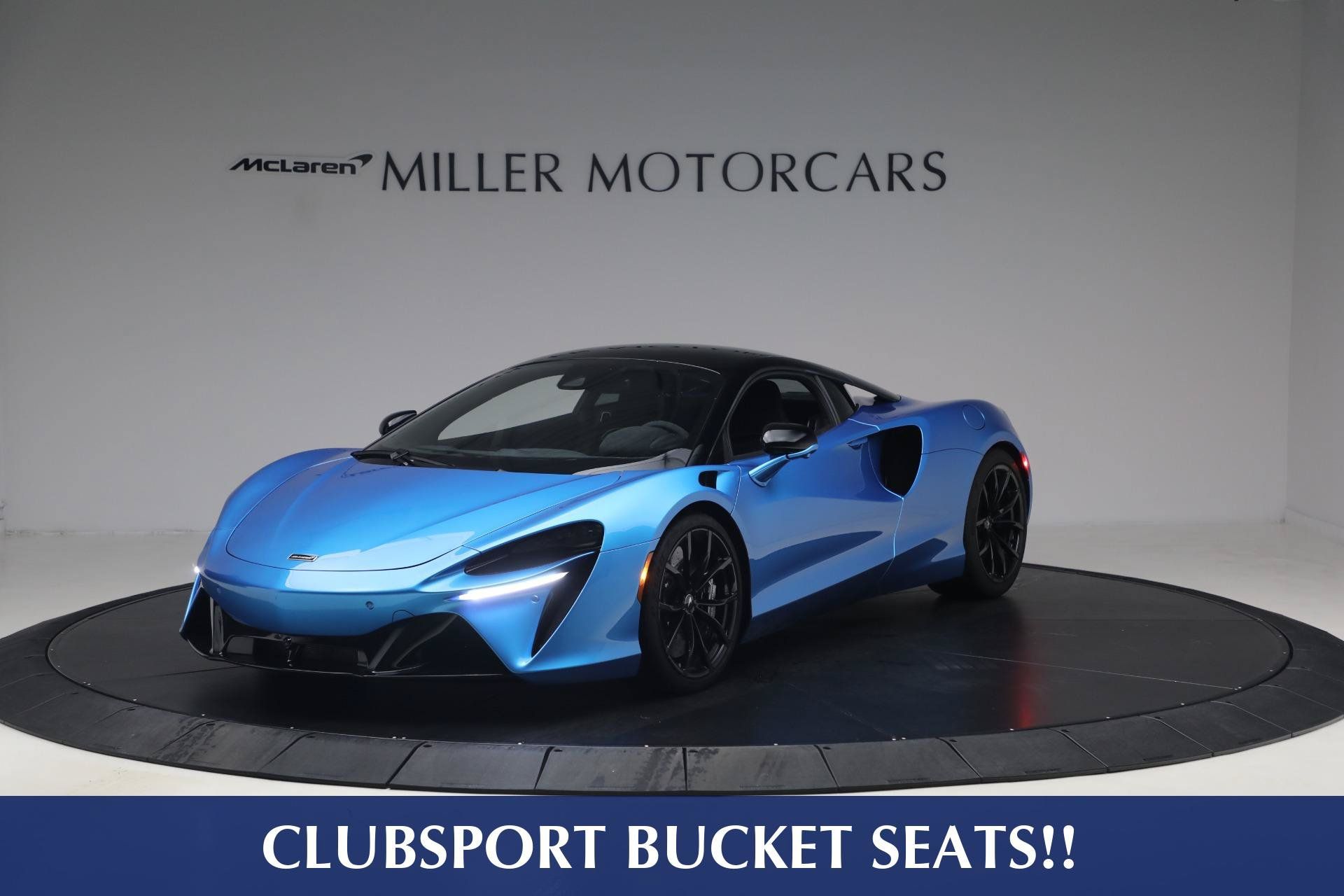Used 2024 McLaren Artura RWD image 1