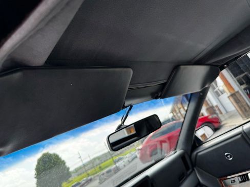 Used 1989 Chrysler LeBaron Premium image 30