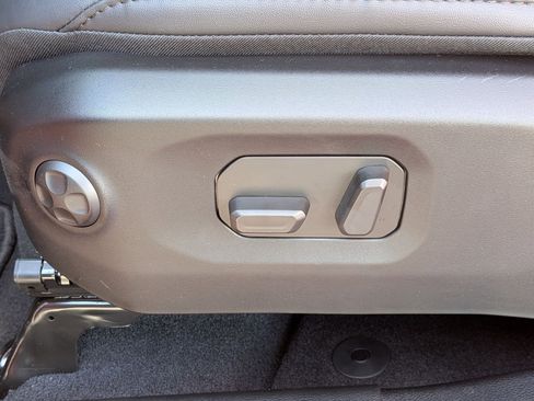 New 2026 Jeep Wrangler Unlimited Rubicon w/ Steel Bumper Group image 13