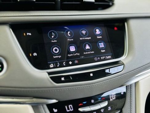 Used 2021 Cadillac XT5 Premium Luxury image 11