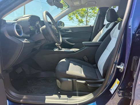 Used 2024 Chevrolet Trax LS w/ LS Convenience Package FWD image 13