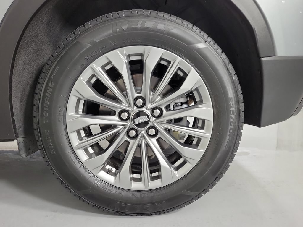 Used 2025 Cadillac XT4 Premium Luxury FWD image 10