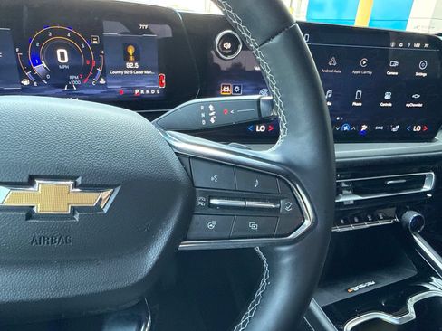 Used 2024 Chevrolet Traverse LT FWD image 33