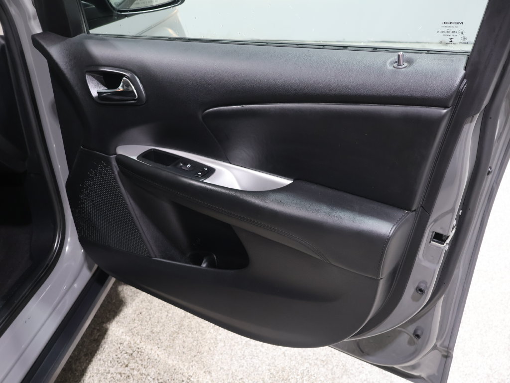 Used 2019 Dodge Journey SE FWD image 23