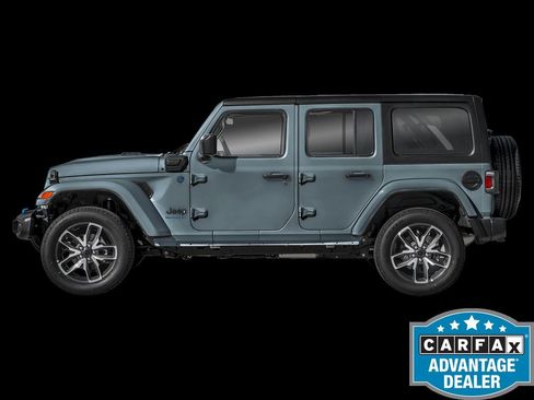 Used 2024 Jeep Wrangler Unlimited Sahara AWD/4WD image 3