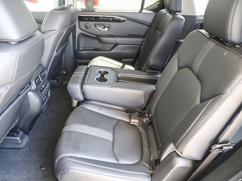 Used 2025 Honda Pilot Touring image 22