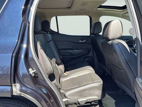 Used 2022 GMC Acadia Denali w/ GMC Pro Grade Package AWD/4WD image 13