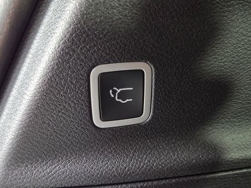 New 2026 Chrysler Pacifica Select image 12