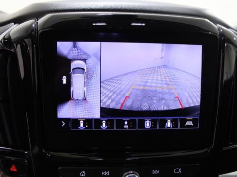 Used 2020 Chevrolet Traverse LT w/ LT Premium Package AWD/4WD image 4