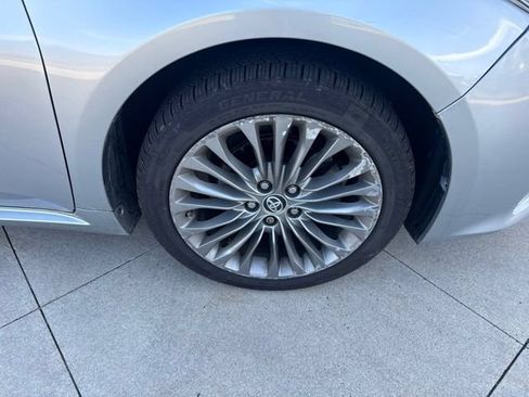Used 2016 Toyota Avalon Limited w/ Toyota Safety Sense Package FWD image 9