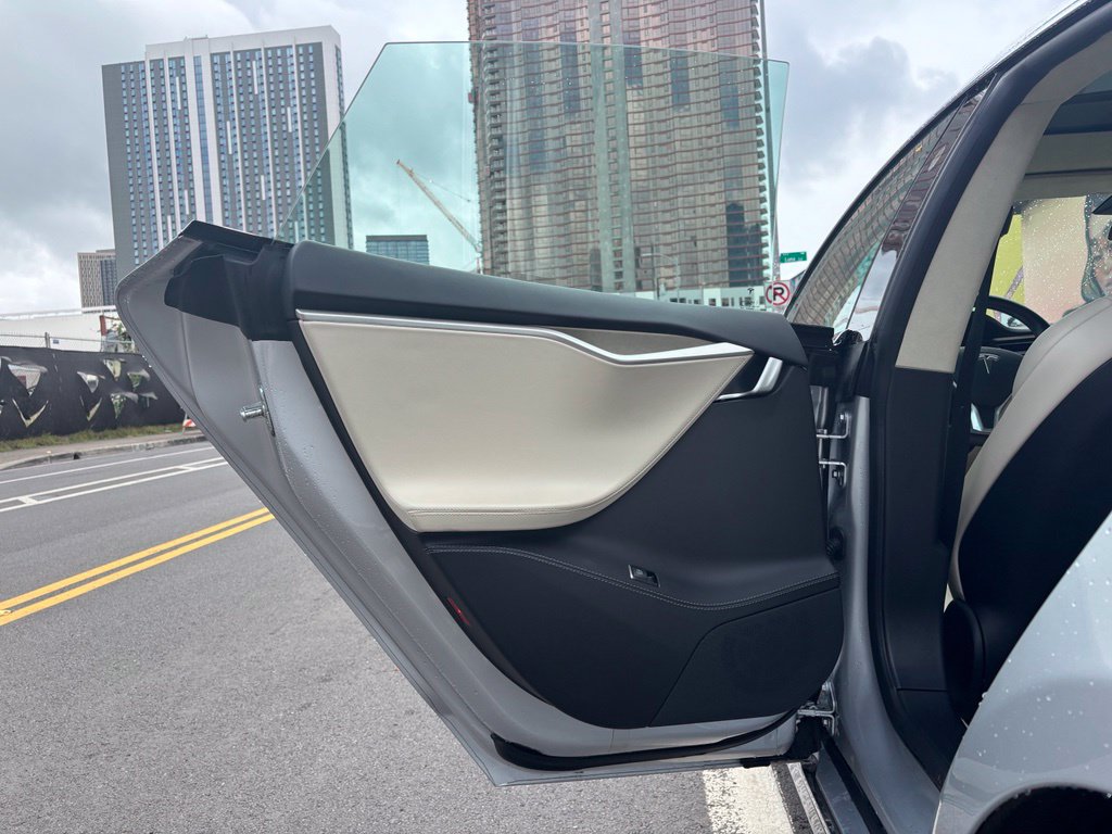 Used 2017 Tesla Model S 75 RWD image 16