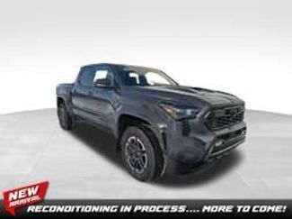 Used 2025 Toyota Tacoma TRD Sport video 1