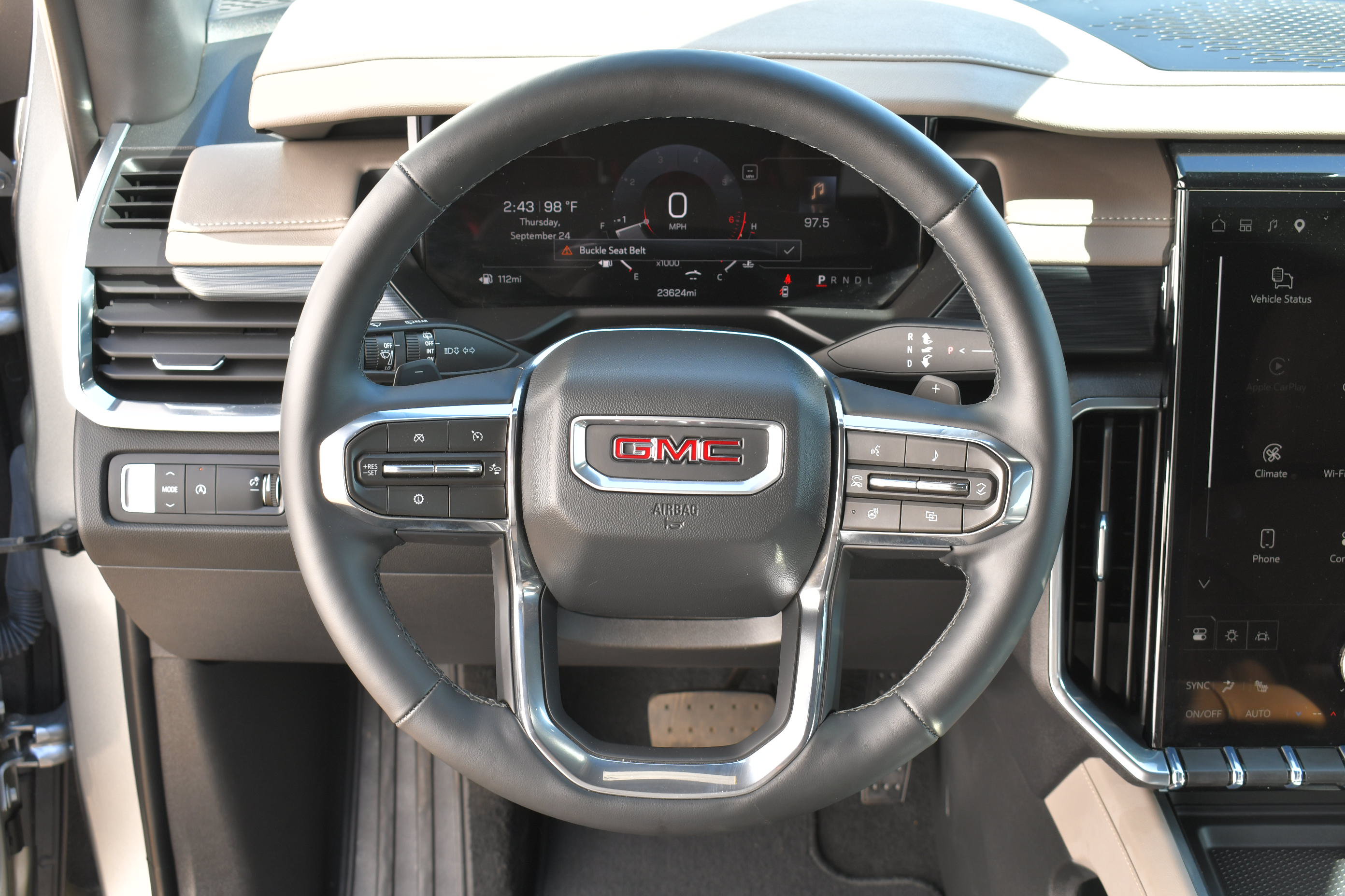 Used 2026 GMC Acadia Elevation w/ Elevation Premium Package FWD image 17