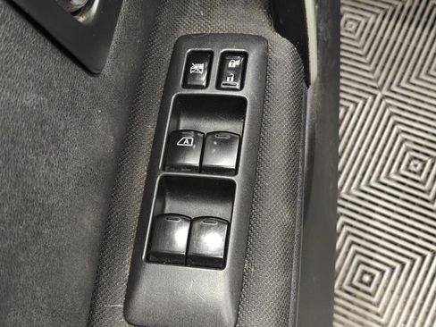 Used 2011 Nissan Rogue SV AWD/4WD image 29