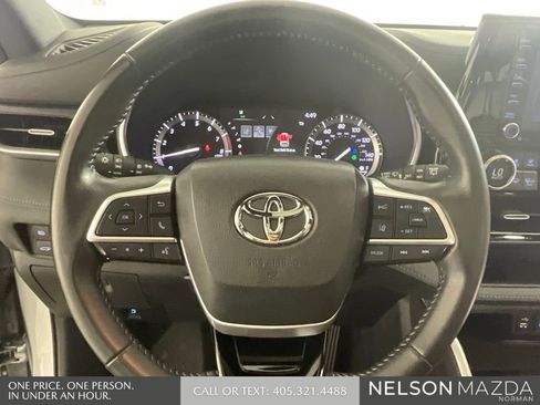 Used 2022 Toyota Highlander XSE FWD image 47
