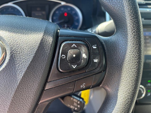 Used 2017 Toyota Camry LE FWD image 19
