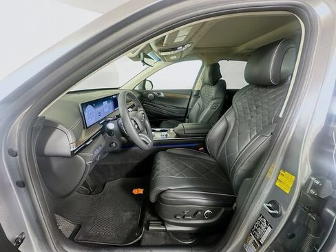Used 2025 Genesis GV80 3.5T Prestige AWD/4WD image 32