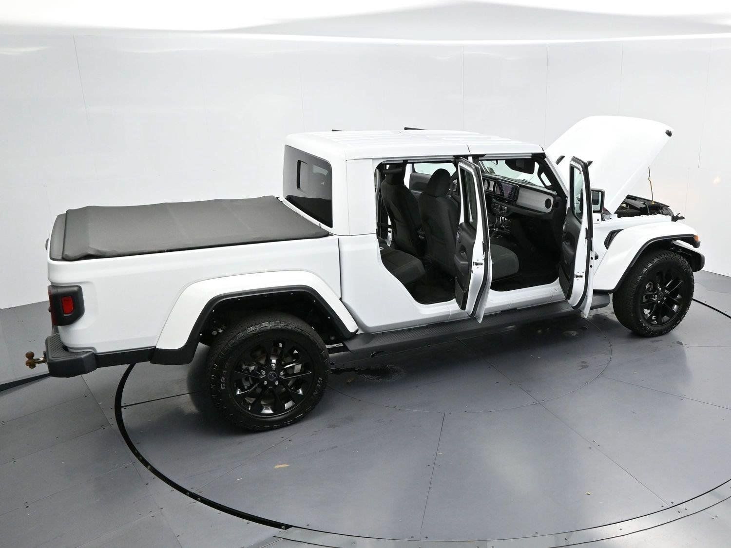 Used 2025 Jeep Gladiator Sport AWD/4WD image 37