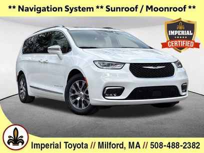 Used 2024 Chrysler Pacifica Pinnacle
