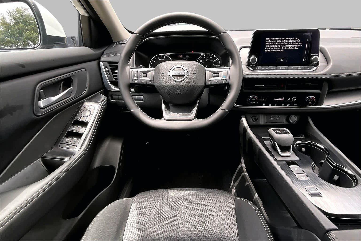 Certified 2026 Nissan Rogue SV FWD image 6