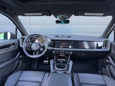 New 2025 Porsche Cayenne Turbo AWD/4WD image 22