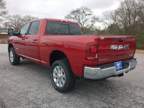 Used 2026 RAM 2500 Laramie AWD/4WD image 5