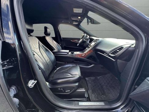 Used 2018 Lincoln MKX Reserve w/ Lincoln MKX Climate Package image 25