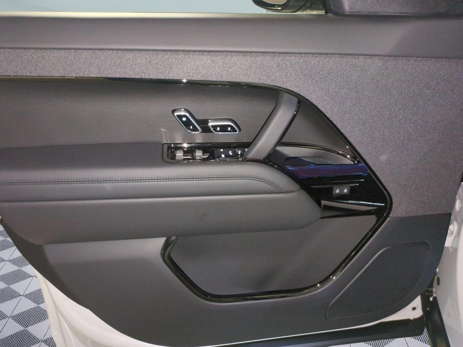 New 2026 Land Rover Range Rover Sport Dynamic SE AWD/4WD image 11
