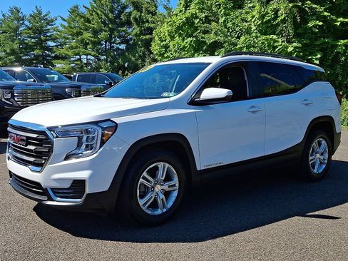 Certified 2023 GMC Terrain SLE w/ Driver Convenience Package FWD image 3