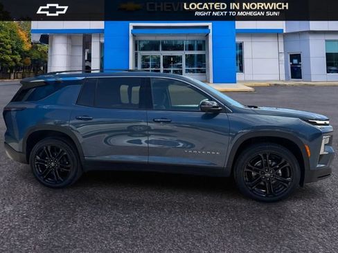 New 2026 Chevrolet Traverse LT w/ Driver Confidence Package FWD image 4
