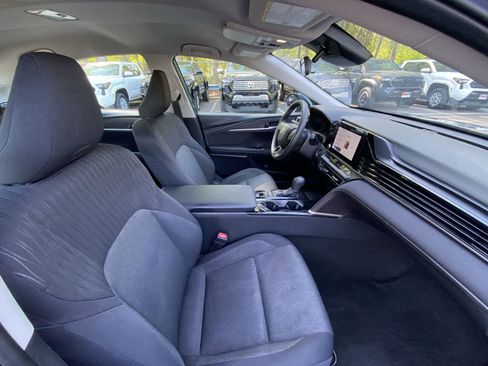 Used 2025 Toyota Camry LE FWD image 23