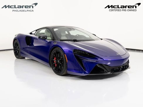 Used 2023 McLaren Artura RWD image 3