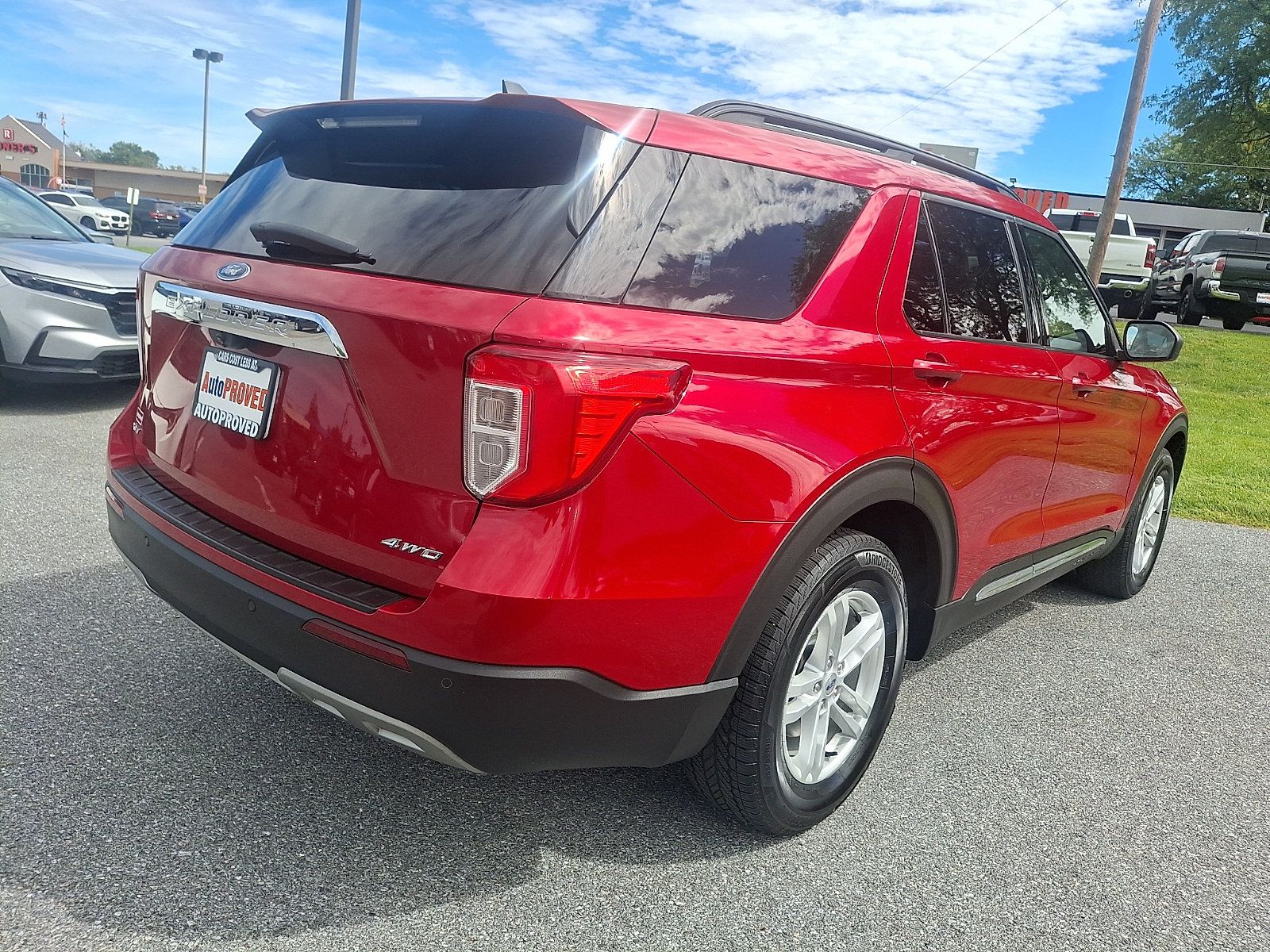 Used 2021 Ford Explorer XLT w/ Equipment Group 202A AWD/4WD image 6